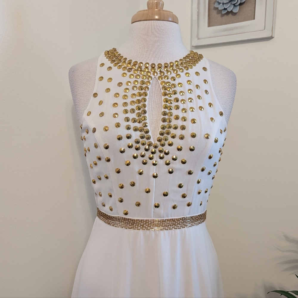 Modern Vintage Boutique Embellished Gown White Gold Medium - Picture 2 of 13